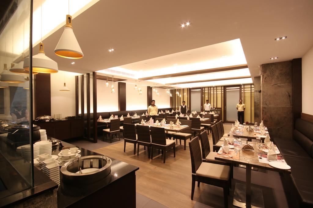 คานนา เฟียสตา Hotel ฮอร์นีเบ็ชวา ภายนอก รูปภาพ
