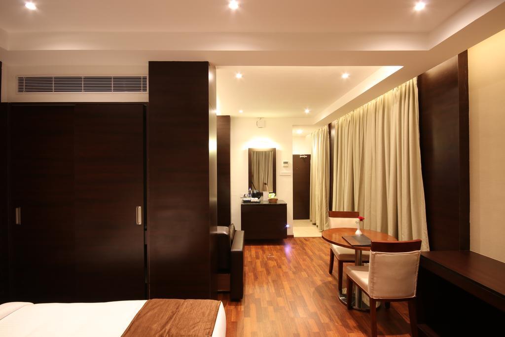 คานนา เฟียสตา Hotel ฮอร์นีเบ็ชวา ภายนอก รูปภาพ