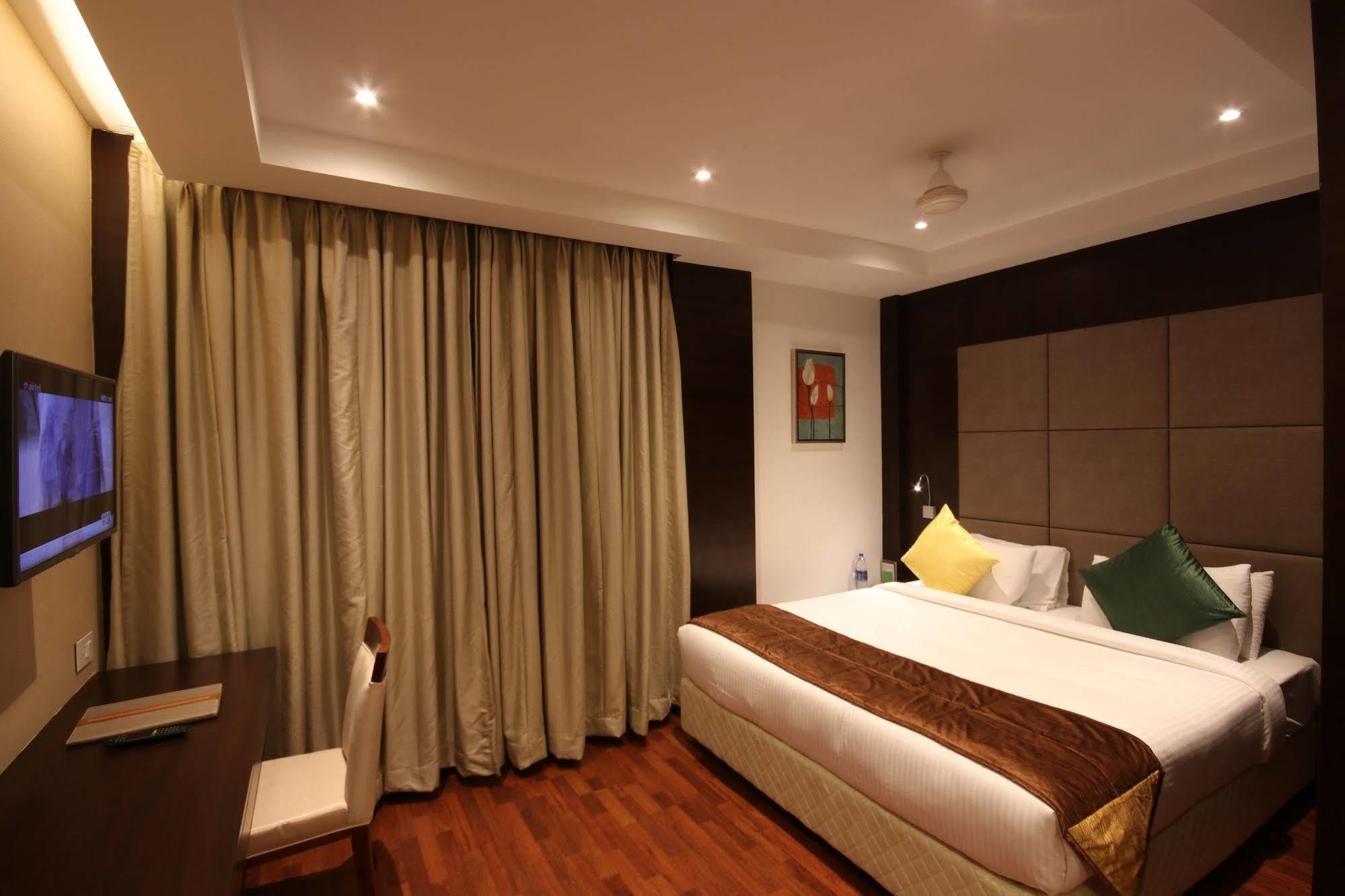 คานนา เฟียสตา Hotel ฮอร์นีเบ็ชวา ภายนอก รูปภาพ