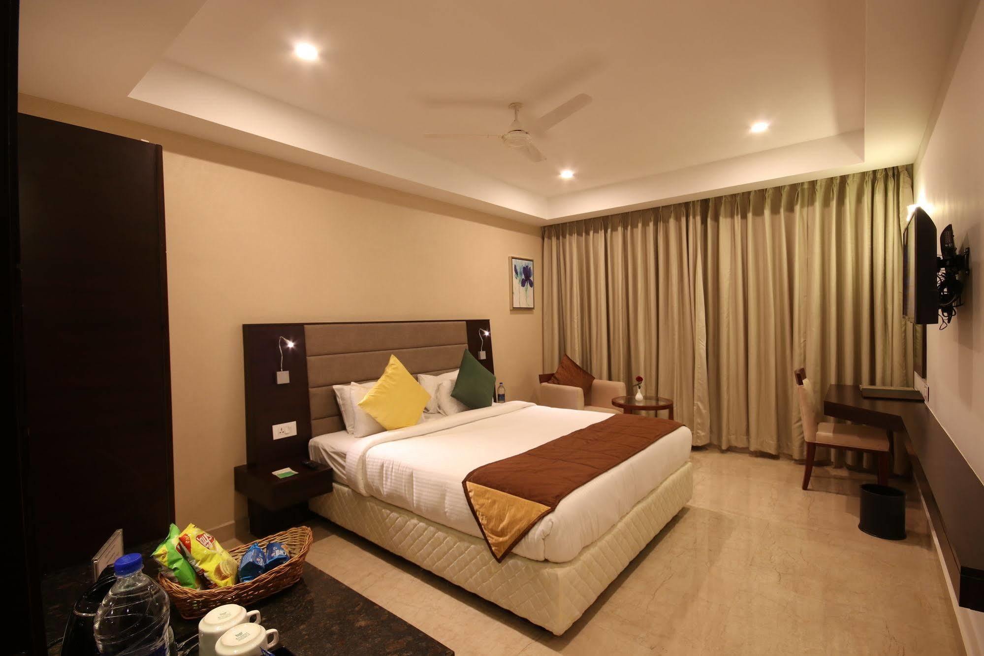 คานนา เฟียสตา Hotel ฮอร์นีเบ็ชวา ภายนอก รูปภาพ