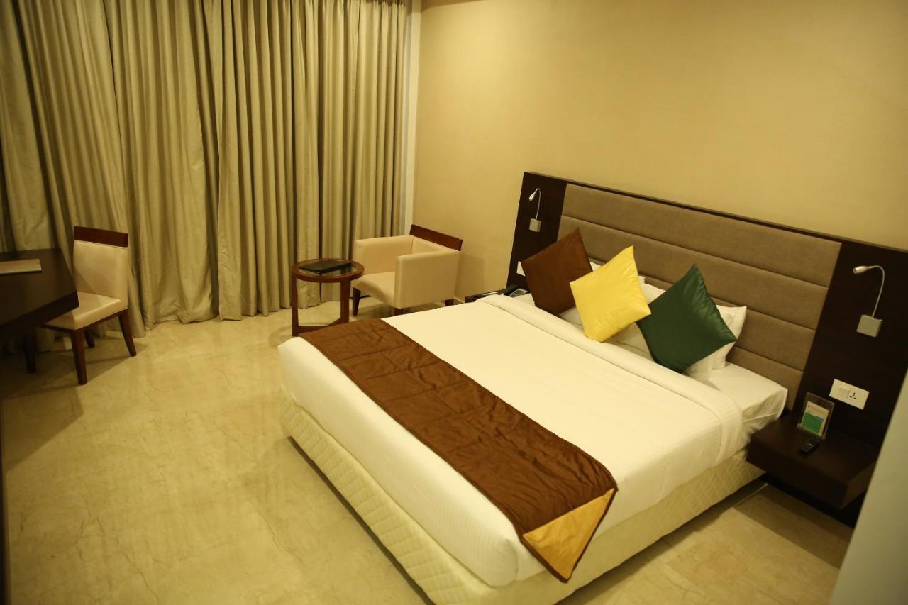 คานนา เฟียสตา Hotel ฮอร์นีเบ็ชวา ภายนอก รูปภาพ